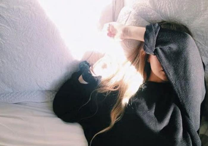 Tổng Hợp 858+ Hình Ảnh Cô Gái Mệt Mỏi – Nỗi Niềm & Cảm Xúc Dấu Kín