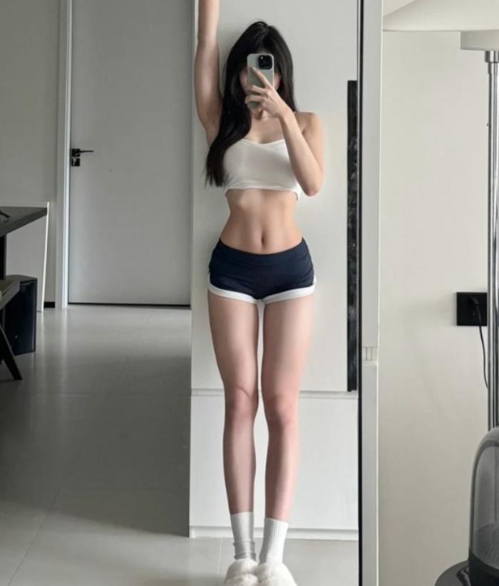 Mới Nhất 2025+ Hình Ảnh Gái Xinh Chân Dài – Ảnh Chân Con Gái Đẹp Mịn Màng