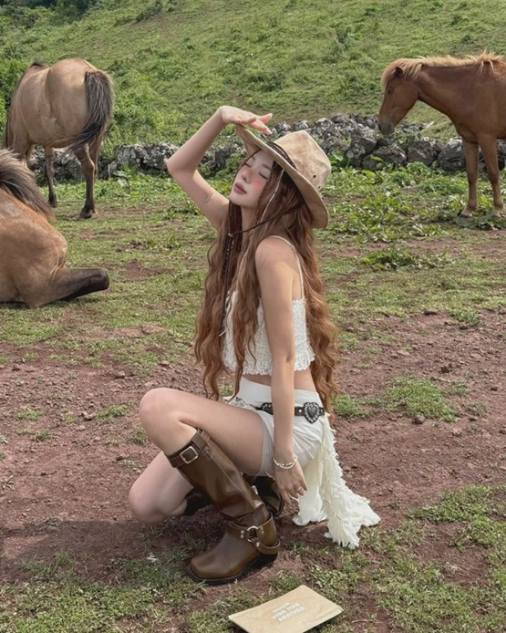 [Album] 1979+ Hình Ảnh Gái Xinh Đội Mũ Đẹp Lung Linh, Cá Tính Mạnh