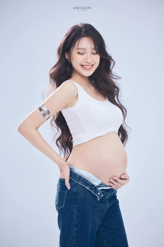 [Ảnh Mẹ Bầu] 3636+ Hình Ảnh Phụ Nữ Mang Thai Ý Nghĩa & Đẹp Nhất 2025