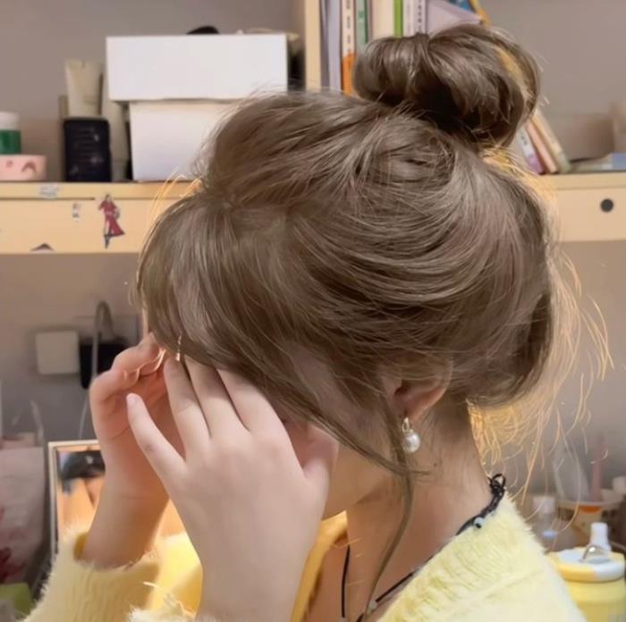 1203+ Ảnh Gái Xinh Búi Tóc – Hình Cô Gái Búi Tóc Đẹp Trẻ Trung & Năng Động